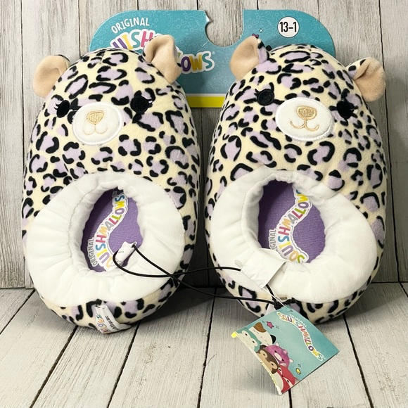 SQUISHMALLOWS Youth Leopard Cheetah Slippers - Picture 1 of 4